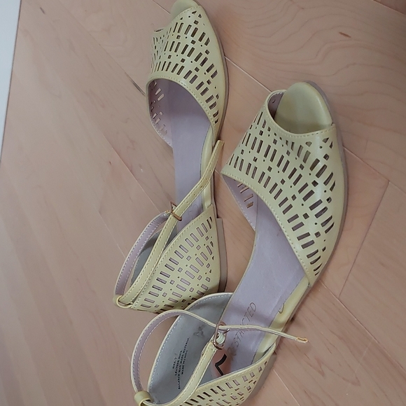 Yellow Open Toe Flats Sandals - Picture 2 of 16